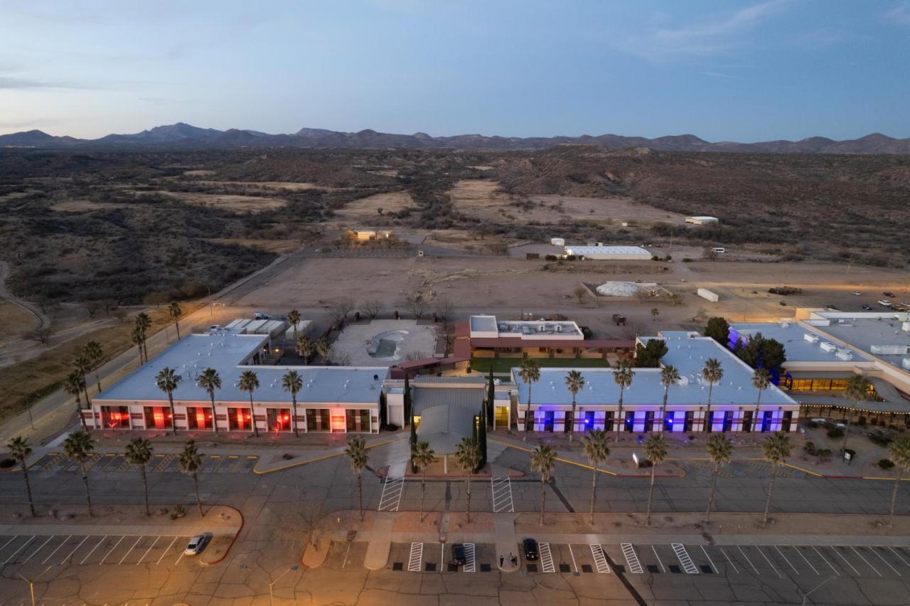 Apache Gold Resort Hotel & Casino Globe Bagian luar foto